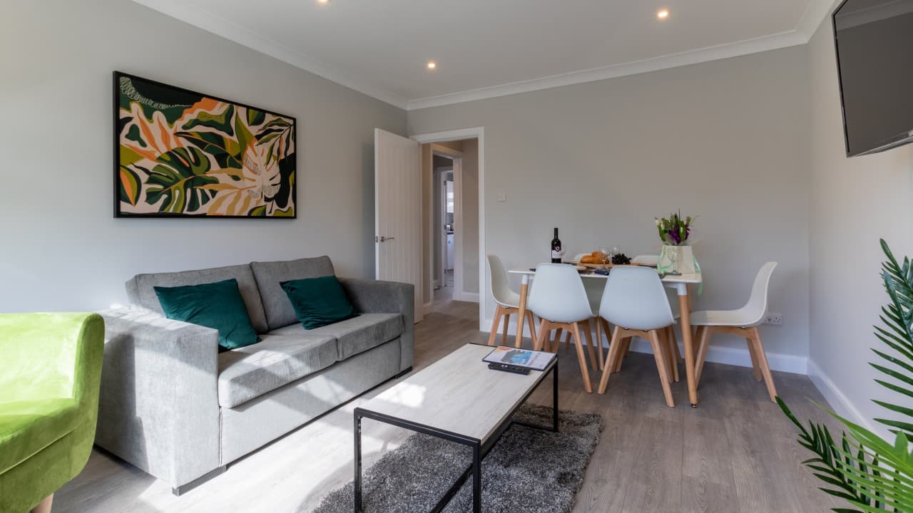 listing card gallery